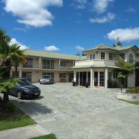 Silver Fern Rotorua Suites & Spa Экстерьер фото Silver Fern Lodge