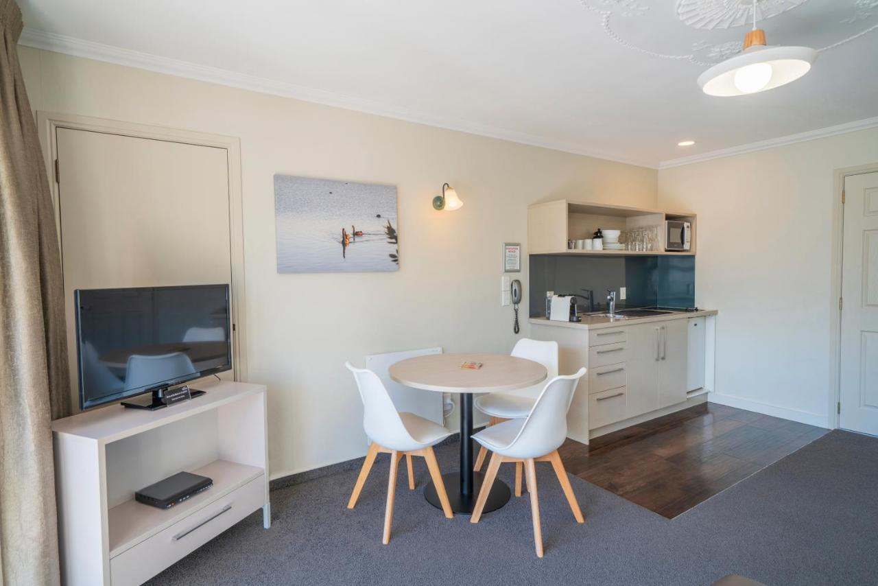 Silver Fern Rotorua Suites & Spa Экстерьер фото A typical one-bedroom apartment at the hotel