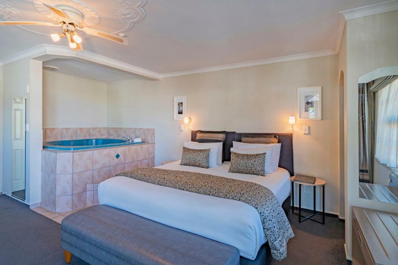 Silver Fern Rotorua Suites & Spa Экстерьер фото A suite at the hotel