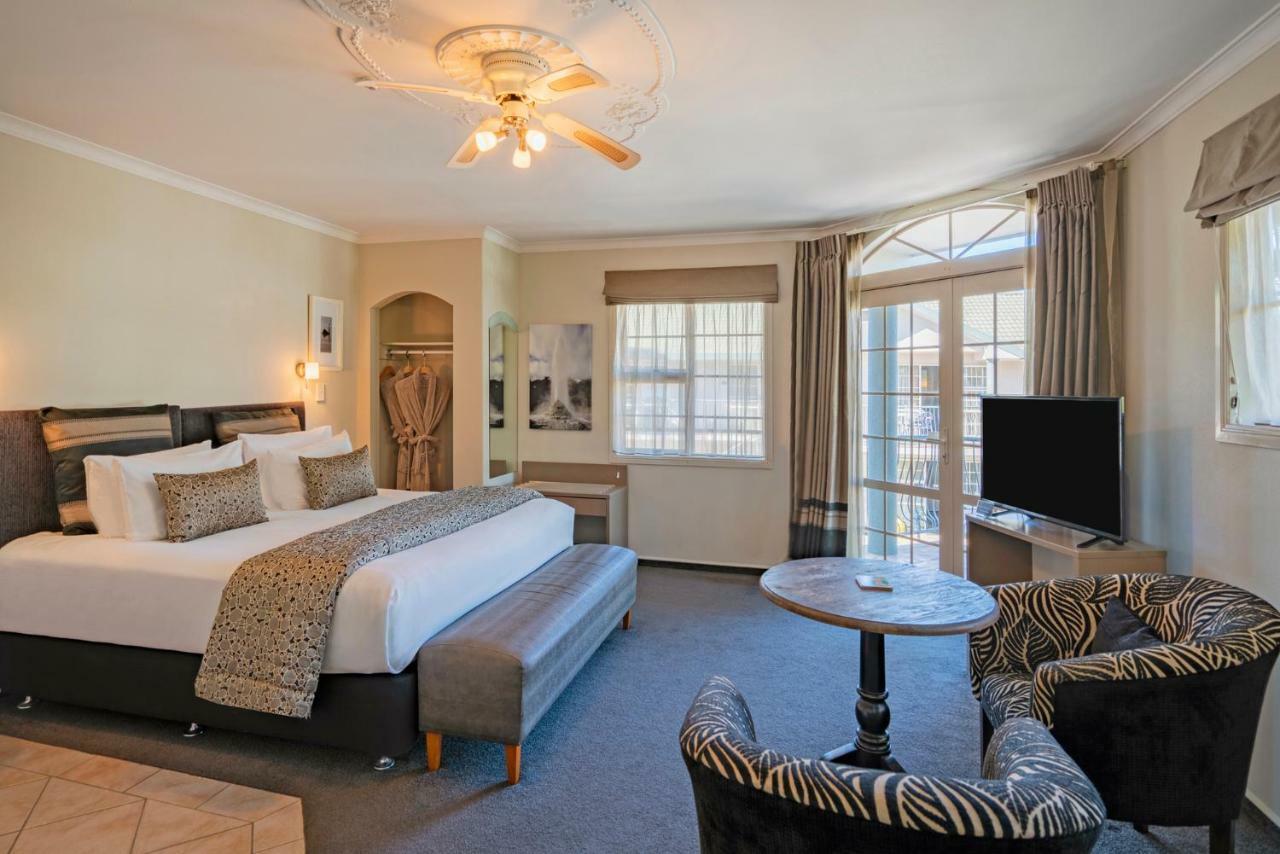 Silver Fern Rotorua Suites & Spa Экстерьер фото A room at the Protea Hotel, Pretoria