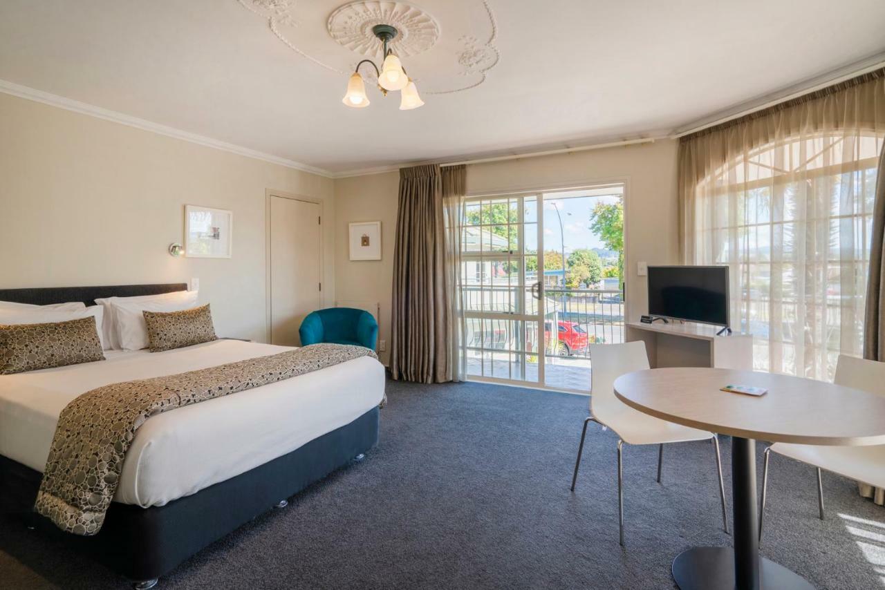 Silver Fern Rotorua Suites & Spa Экстерьер фото A typical room at the hotel