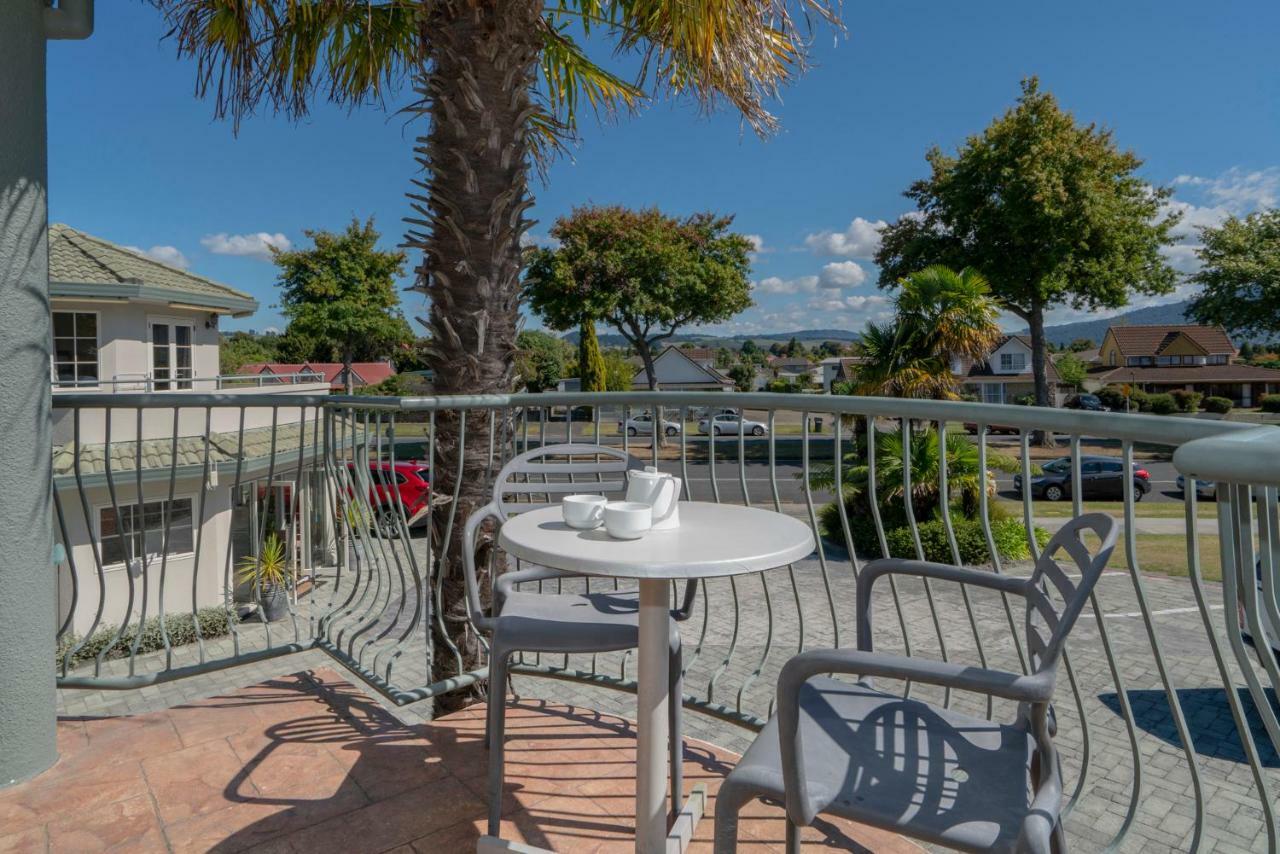 Silver Fern Rotorua Suites & Spa Экстерьер фото A balcony in Queenstown, New Zealand