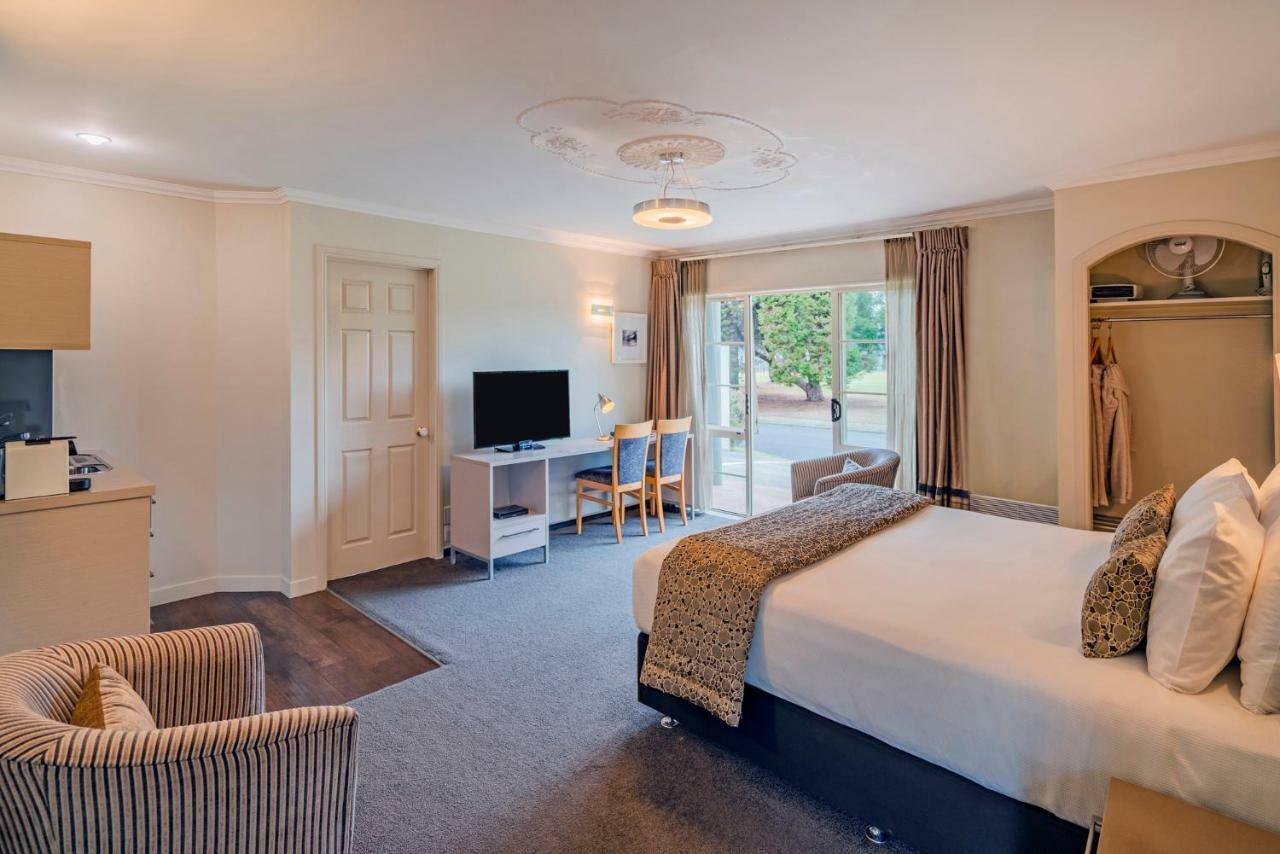 Silver Fern Rotorua Suites & Spa Экстерьер фото A typical hotel room
