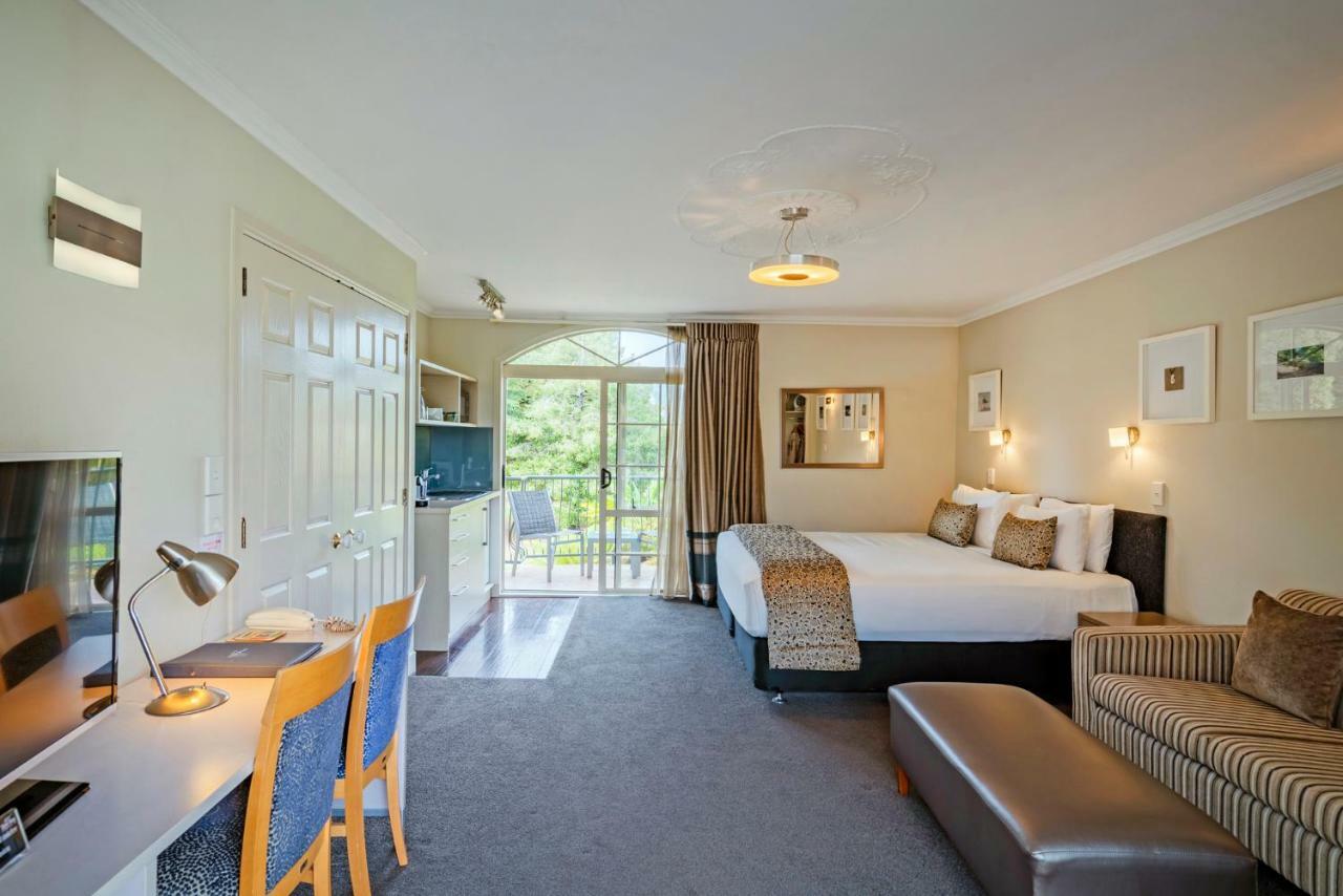Silver Fern Rotorua Suites & Spa Экстерьер фото Studio apartment