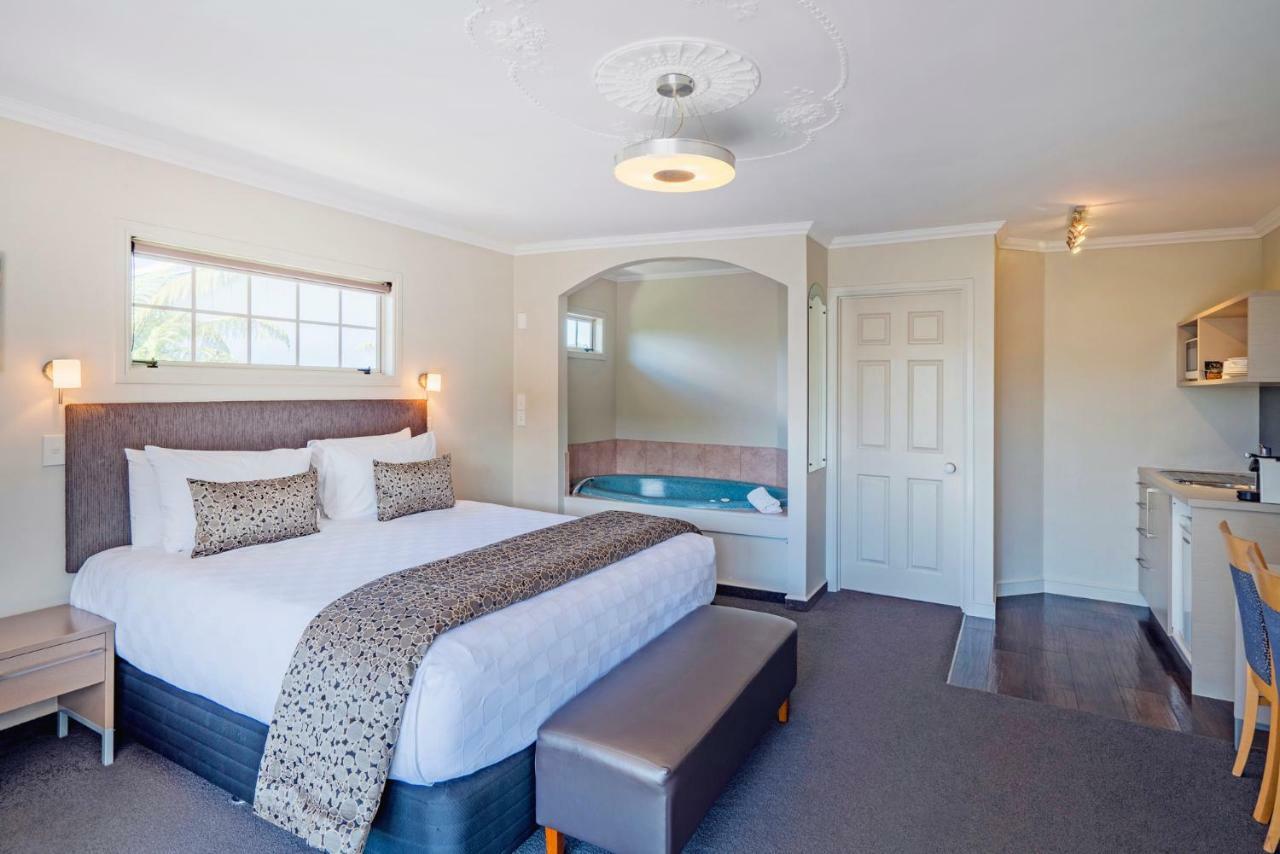 Silver Fern Rotorua Suites & Spa Экстерьер фото A suite at the hotel