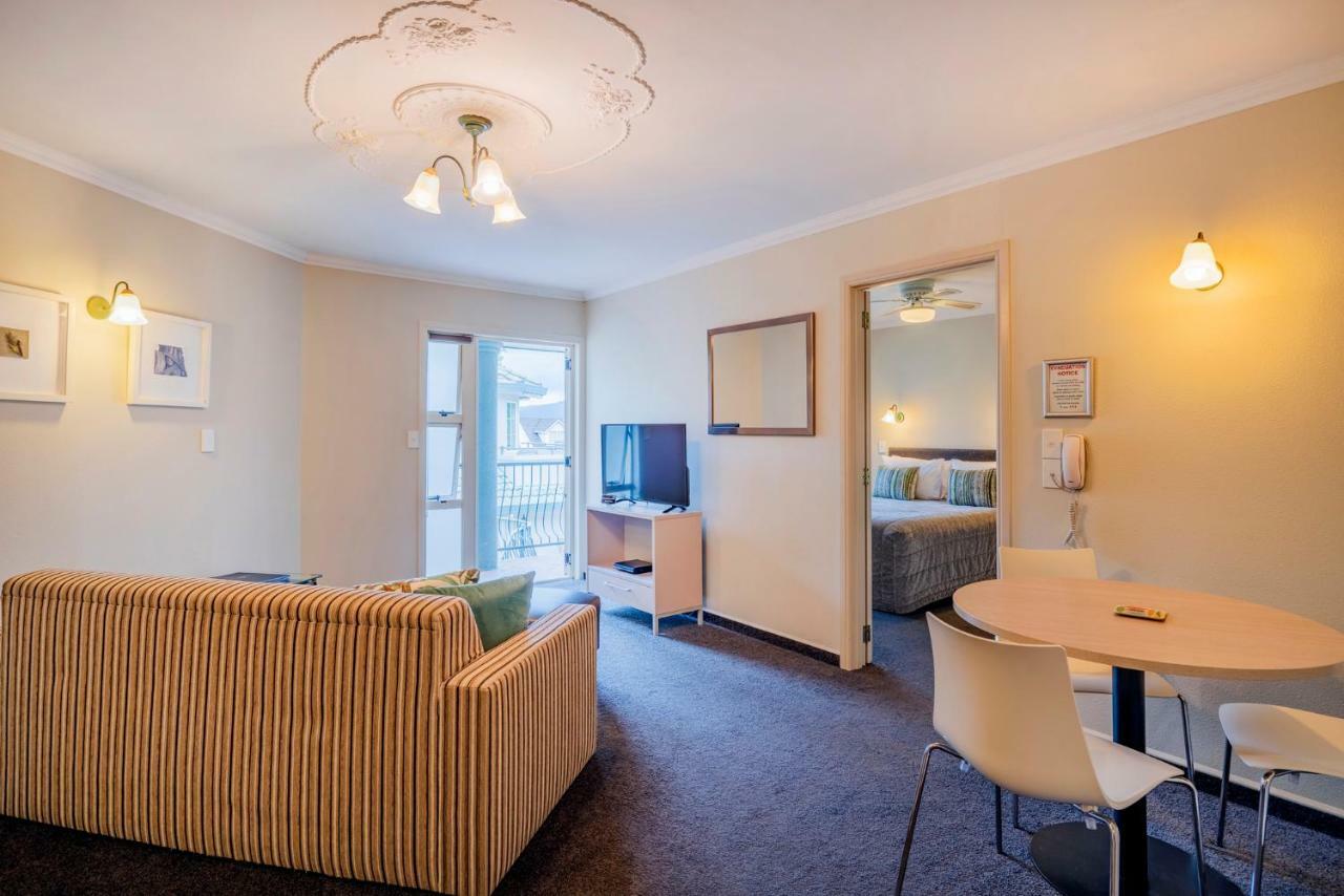 Silver Fern Rotorua Suites & Spa Экстерьер фото A typical one-bedroom apartment