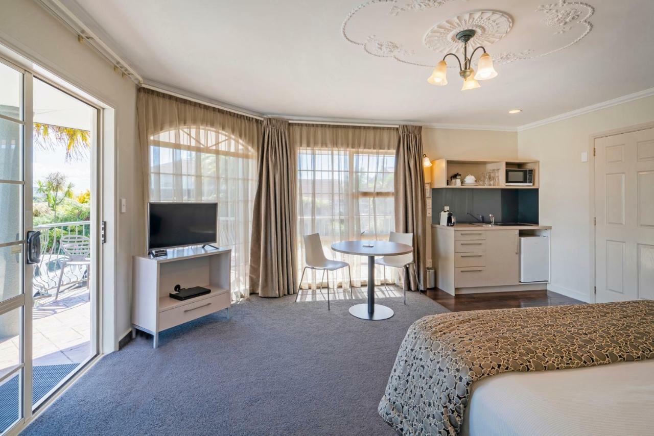 Silver Fern Rotorua Suites & Spa Экстерьер фото Studio apartment
