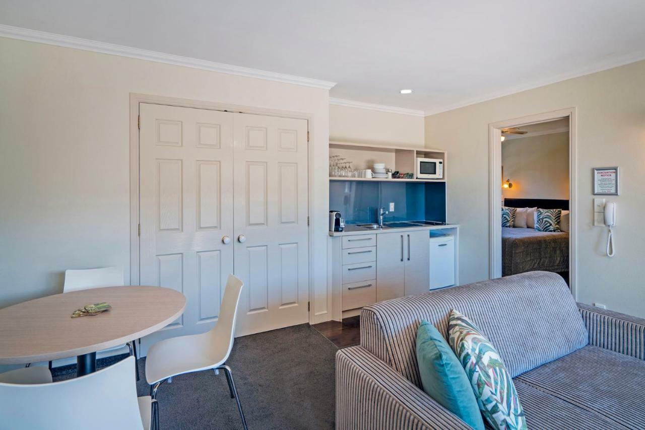 Silver Fern Rotorua Suites & Spa Экстерьер фото A typical one-bedroom apartment at the hotel
