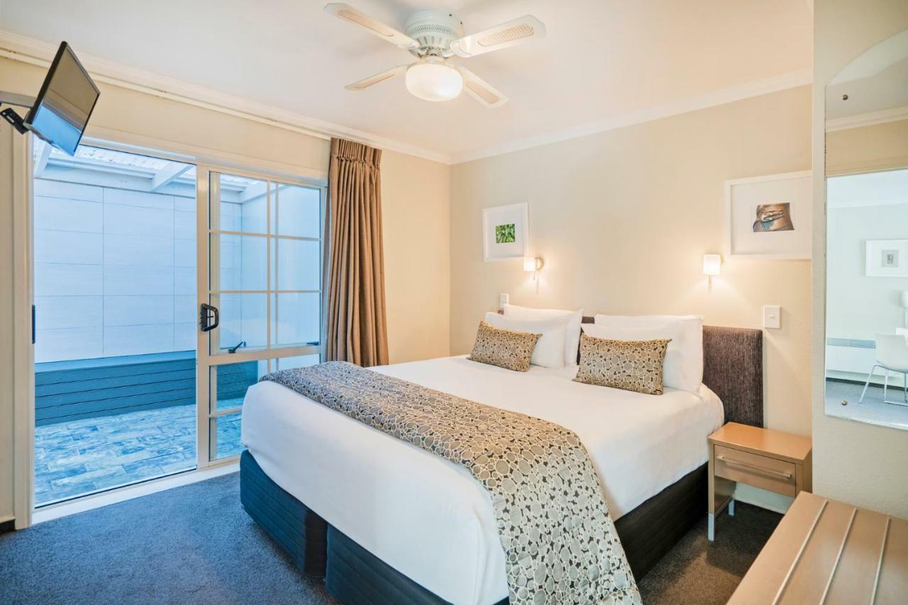 Silver Fern Rotorua Suites & Spa Экстерьер фото A bedroom at the hotel