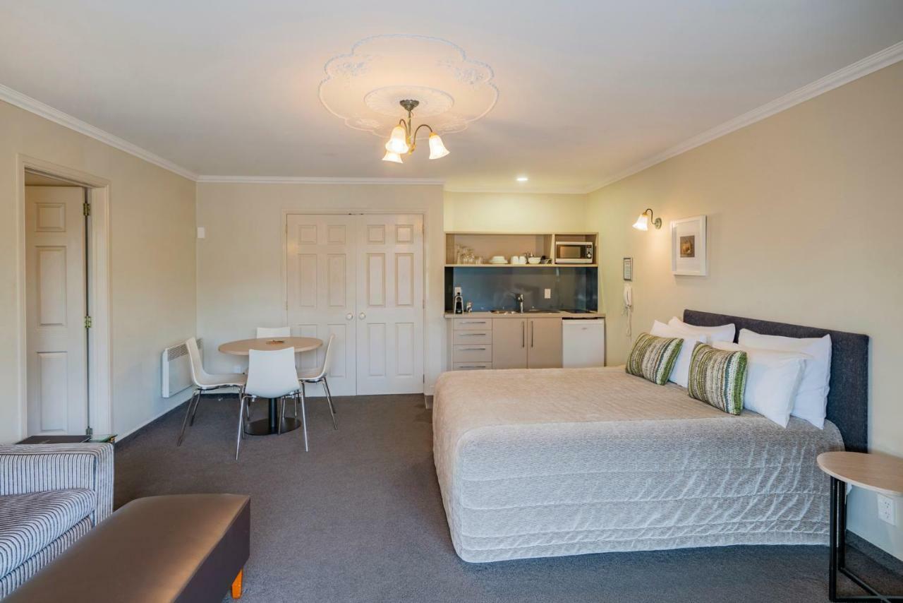 Silver Fern Rotorua Suites & Spa Экстерьер фото A studio apartment in New Zealand