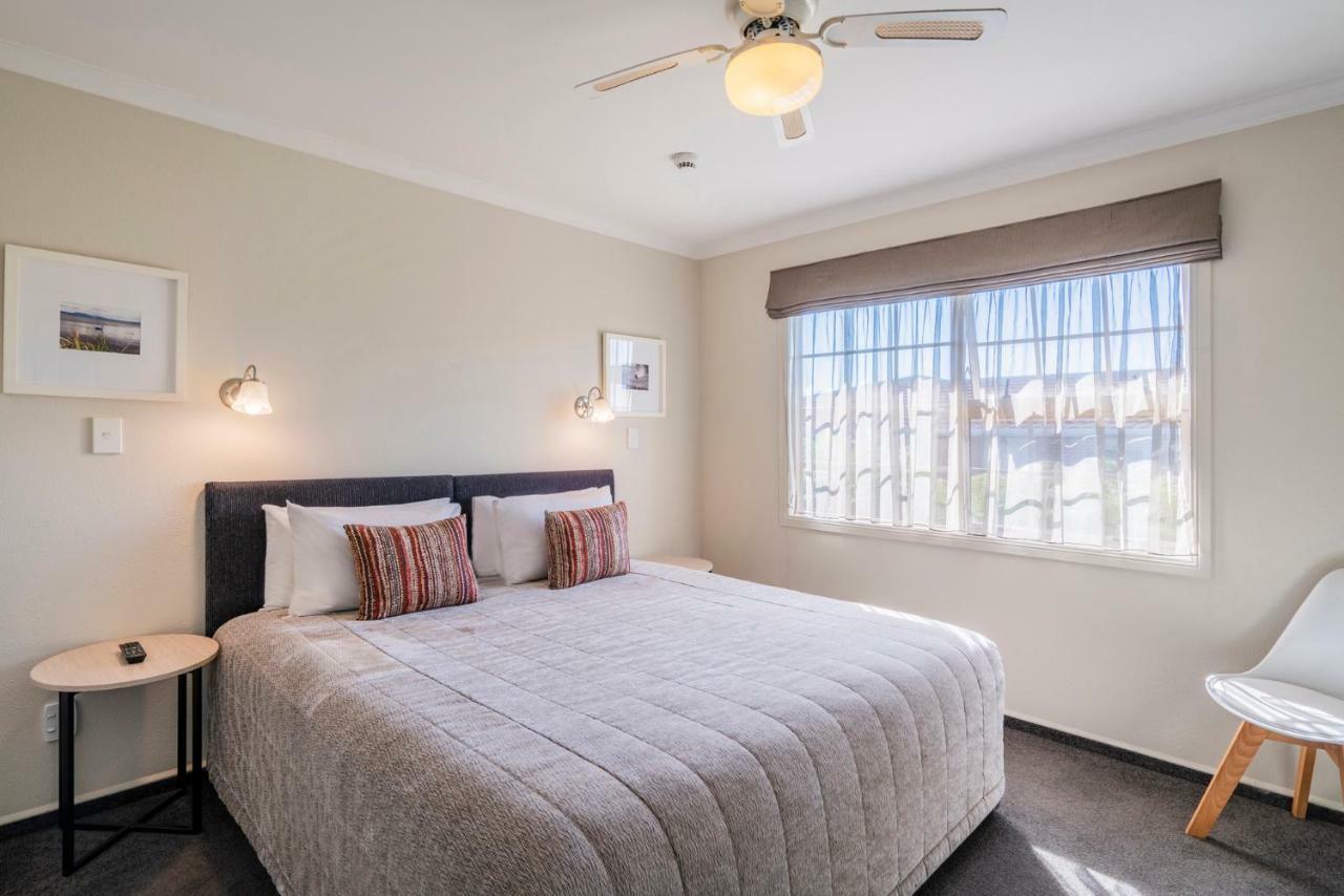 Silver Fern Rotorua Suites & Spa Экстерьер фото A bedroom at the hotel