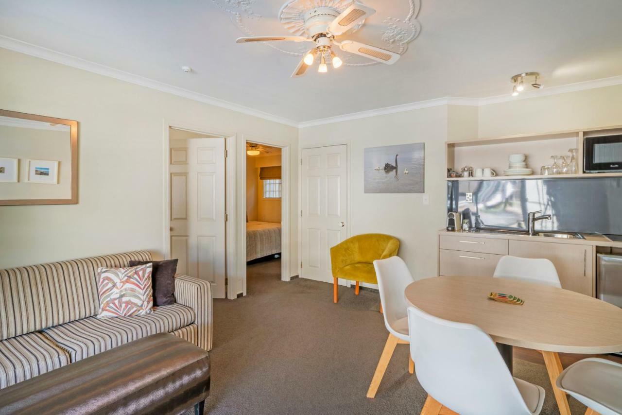 Silver Fern Rotorua Suites & Spa Экстерьер фото A typical apartment at the hotel