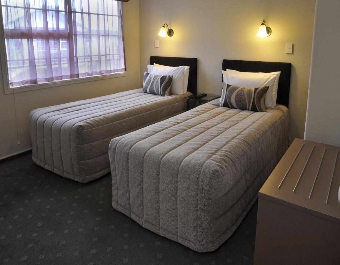 Silver Fern Rotorua Suites & Spa Экстерьер фото A typical motel room